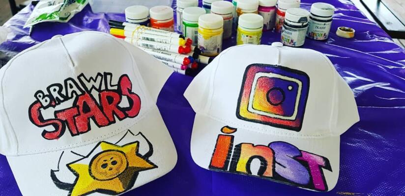 Dibujos en gorras