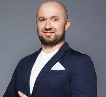 Сергей<br>Креативный сценарист